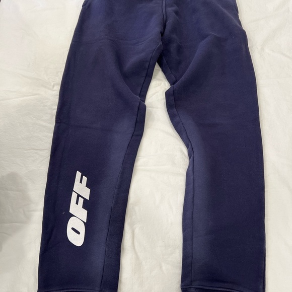 Off-White - Picture 4 of 16